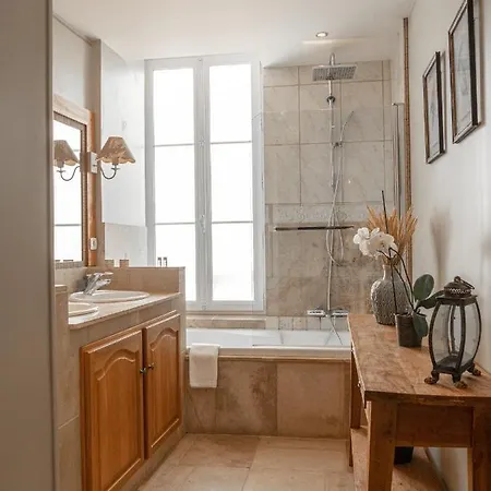 Clos Saint Martin 4*